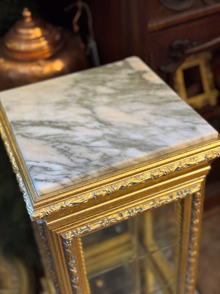 0625 Italian Marble Top Vitrine