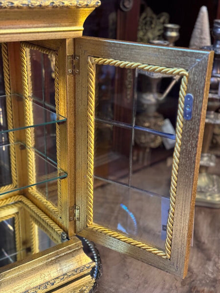 0625 Italian Marble Top Vitrine