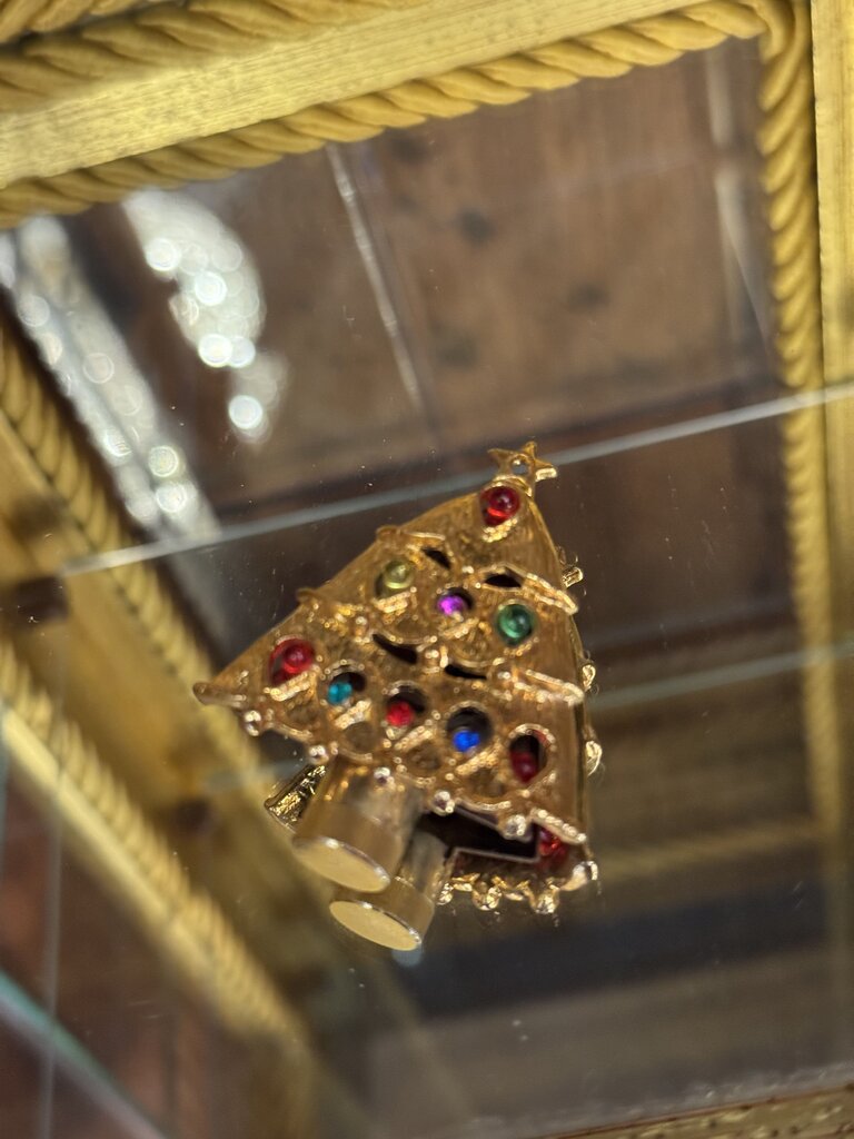 0735 Christmas Tree Brooch