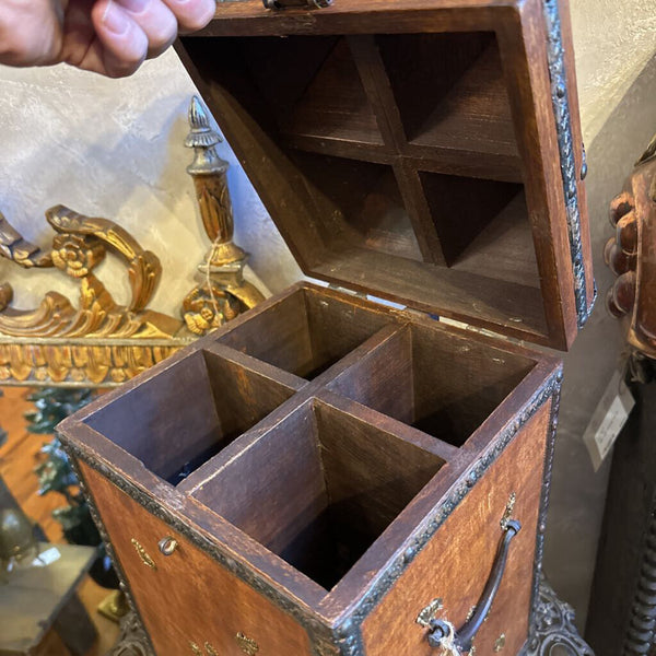 0005 Wood Wine Caddy