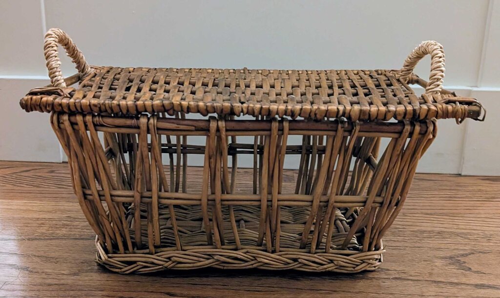 Vintage Two Handle Basket w/Lid 17x11x8