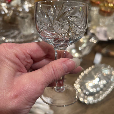 Set of 2 Pinwheel Cordial Glasses