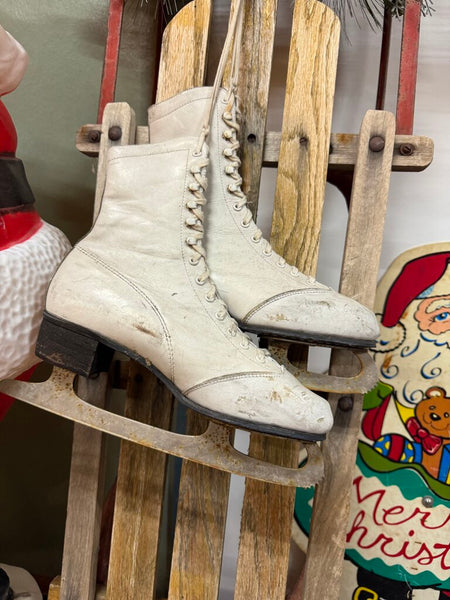 Sled with Skates H3130