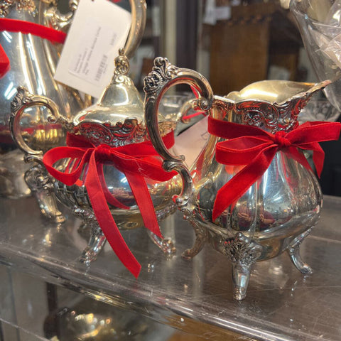 Vintage Wallace Baroque Cream & Sugar