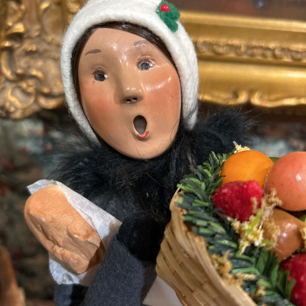 Byers Choice Caroler 13"