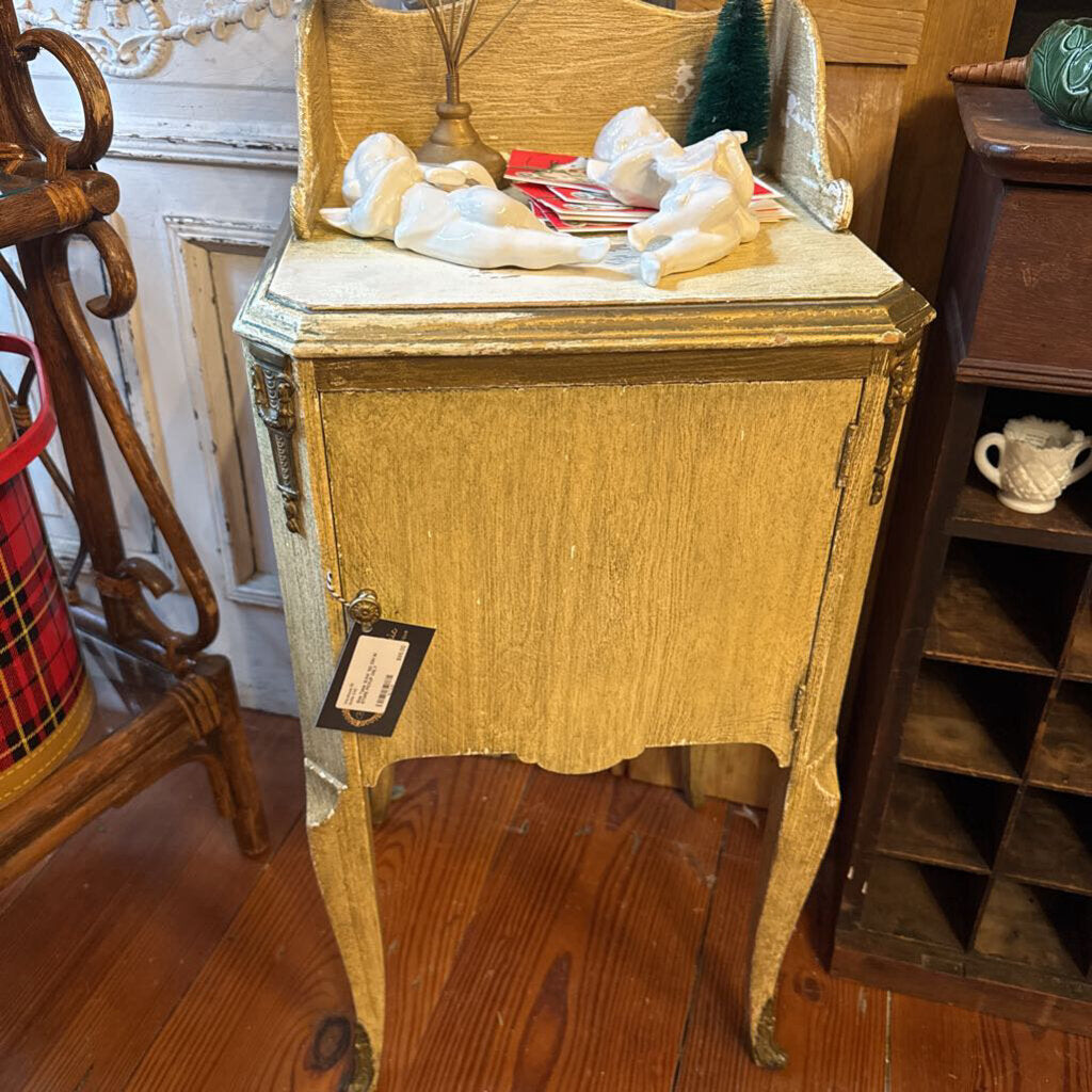 Side Table 15.5W 13D 33H IN STORE PICKUP ONLY