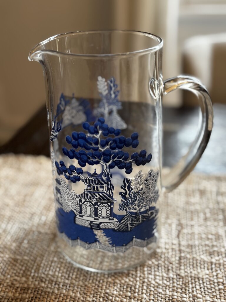 VINTAGE BLUE WILLOW Pitcher 7.75Inches Tall 3 1/2 Wide