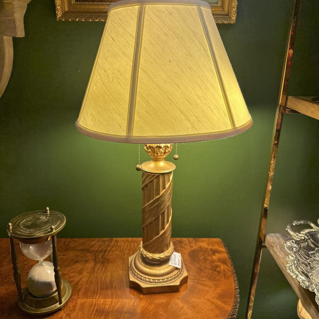 PAIR OF BEAUTIFUL VINTAGE GOLD LAMPS, WITH SHADES. HEAVY