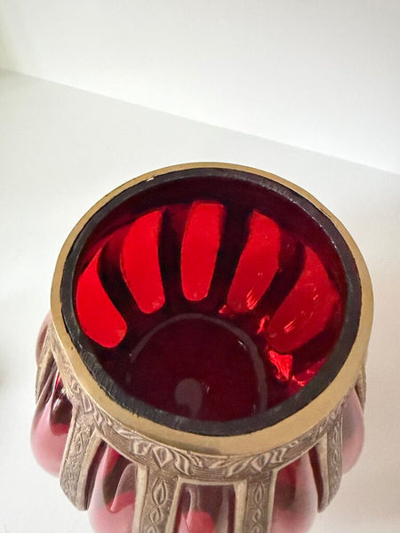 0100 Red Bubble Glass Urn