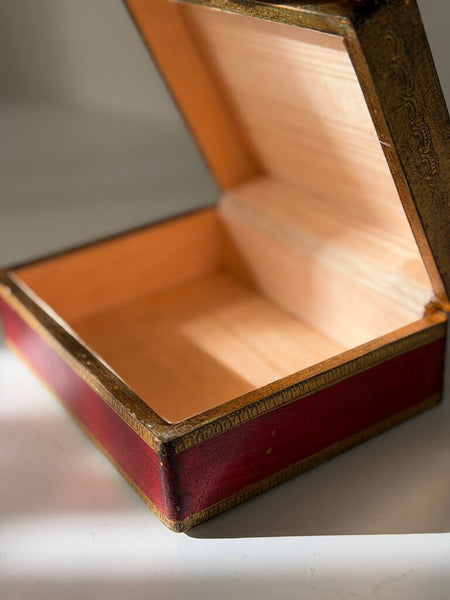 0926 Italian Florentine Alabaster Top Box