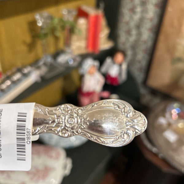 1847 ROGERS BROS LARGE SPOON HERITAGE