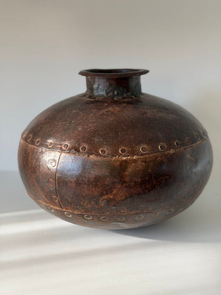 0010 Antique Metal Water Pot