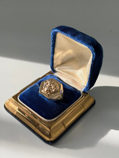 1257 Gold-Tone Medusa Ring Size 8