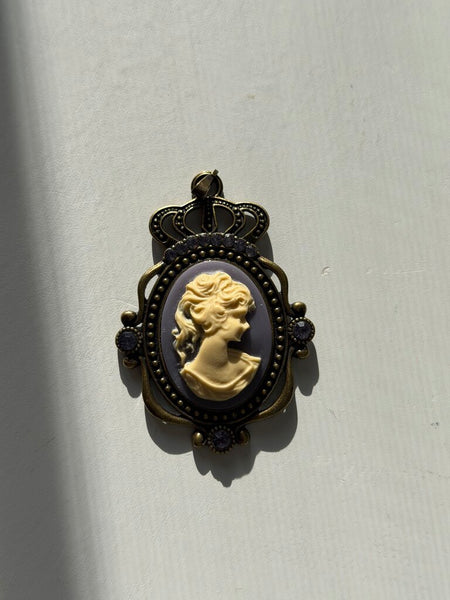 1259 Purple Cameo Pendent