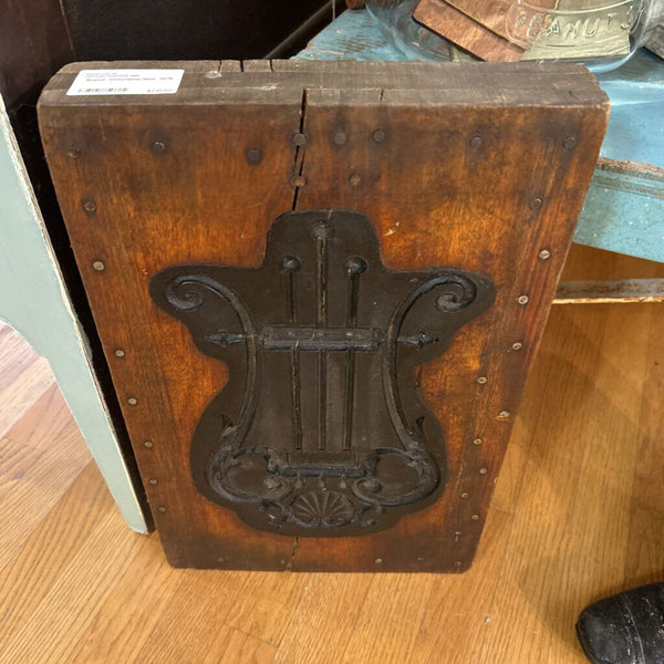 Musical Instrumental Mold 12x19