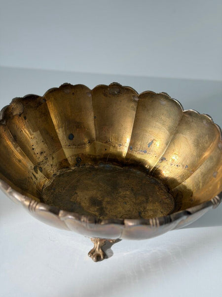 1125 brass scallop oval bowl w/ feet