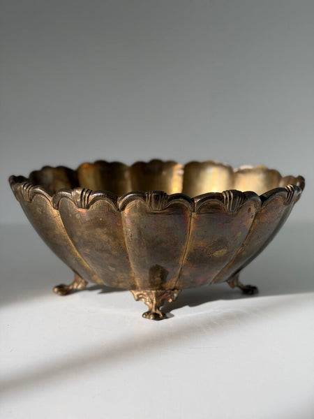1125 brass scallop oval bowl w/ feet