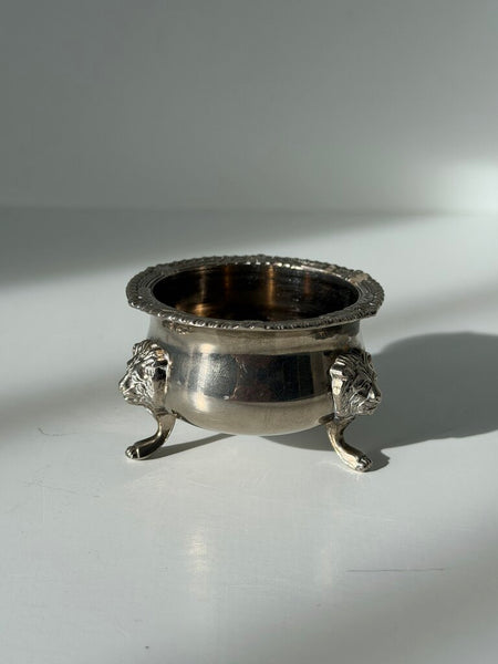 1266 Silver lion salt cellar w/ feet