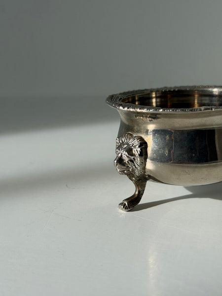 1266 Silver lion salt cellar w/ feet