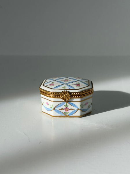 0555 Square Limoges France Hand Painted Pill Box
