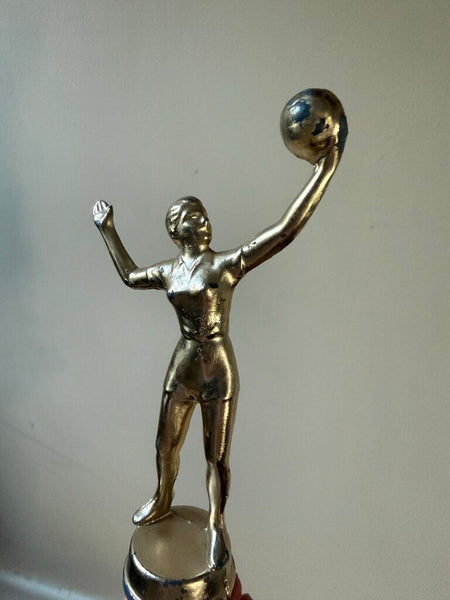 Gold Metal Female Volleyball Trophy Wine Stopper W1959