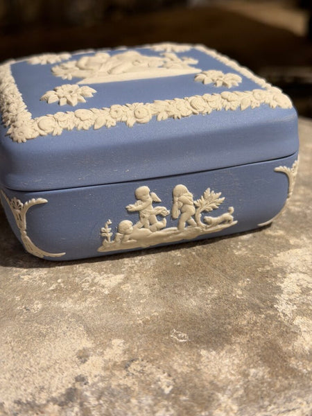 1284 Wedgewood England Blue Square Box