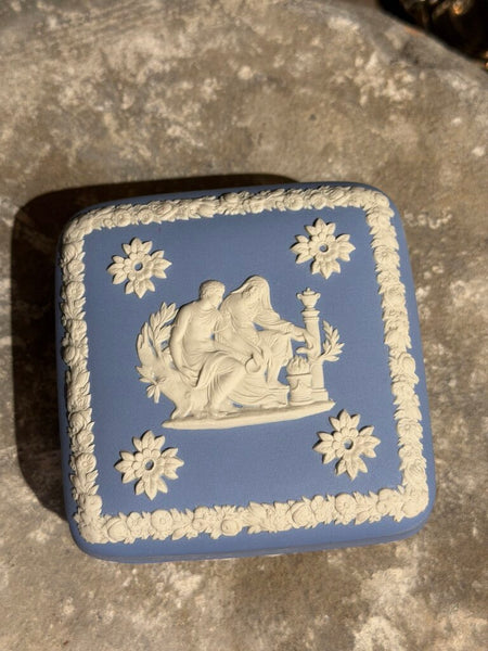 1284 Wedgewood England Blue Square Box