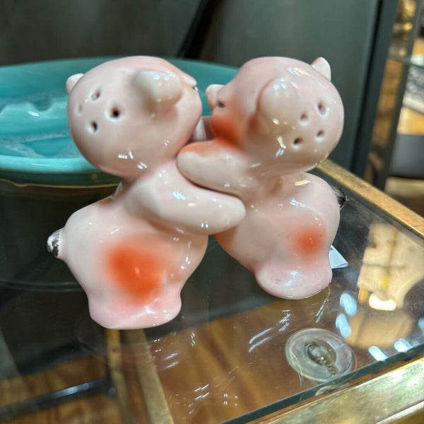 Van Tellingen Hugging Bears Salt and Pepper Shakers 3.5" W2071