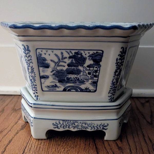 Chinoiserie Planter 2/Pieces (Stand & Planter) 12x9x8 (Gently Used