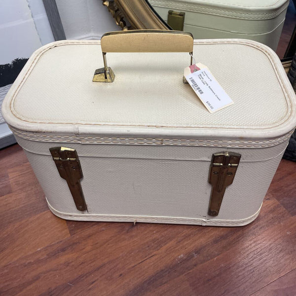 Moxie - Lady Baltimore Cream Train Case