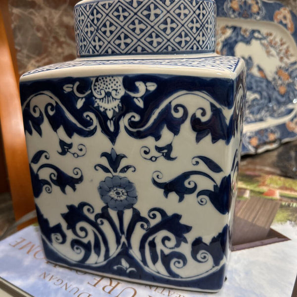 BLUE AND WHITE CHINOISERIE LAMP 19.5" tall