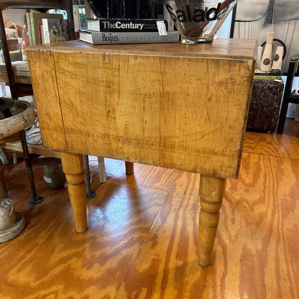 Butchers butcher block / old 30" x 30" x 33" tall ( block itself is 15" thick and solid) legs are removable extremely heavy in store pick up only.