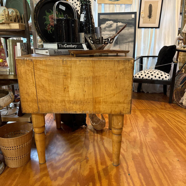 Butchers butcher block / old 30" x 30" x 33" tall ( block itself is 15" thick and solid) legs are removable extremely heavy in store pick up only.