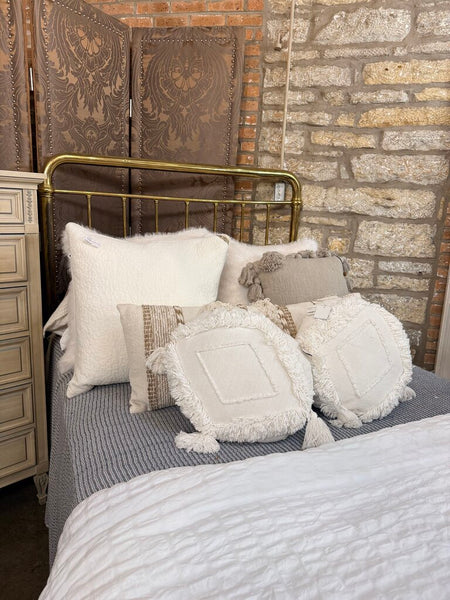 FULL VINTAGE BRASS BED 54"W HEADBOARD 60H FOOTBOARD 40T IN STORE PICK UP ONLY