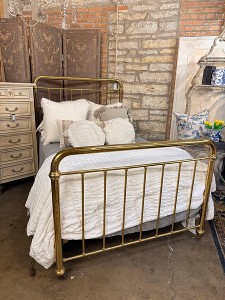 FULL VINTAGE BRASS BED 54"W HEADBOARD 60H FOOTBOARD 40T IN STORE PICK UP ONLY