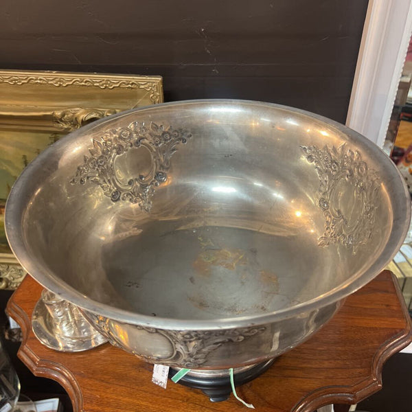 Vintage Oneida Castle Court Silver plate Punchbowl -as found