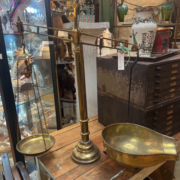 Antique W.P. Hock Chicago Apothecary Scale - as found