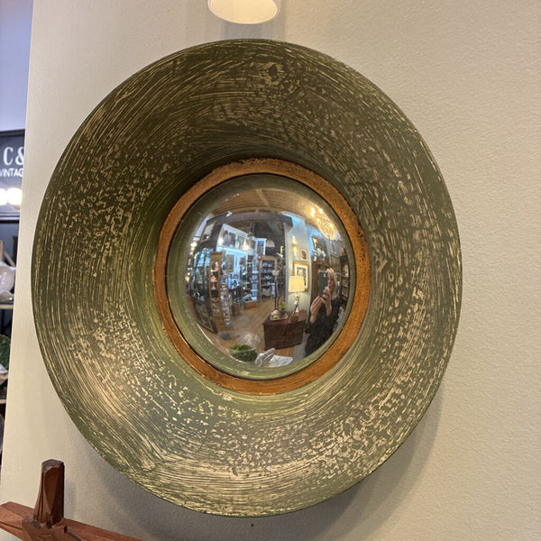 Uttermost Convex Mirror