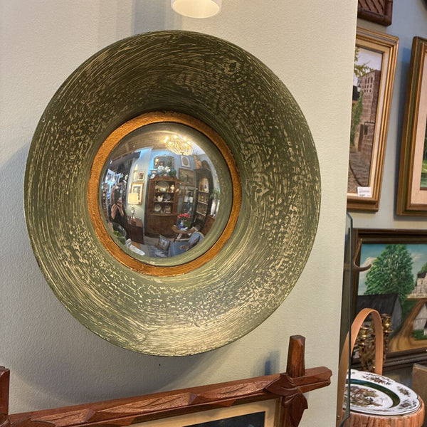 Uttermost Convex Mirror