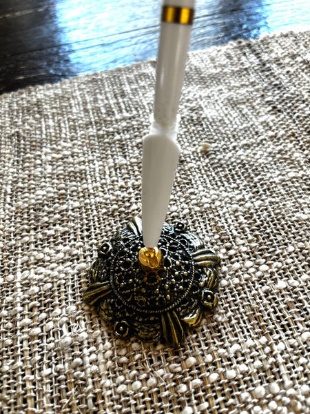 Vintage White Feather Pen in Ornate Metal Base