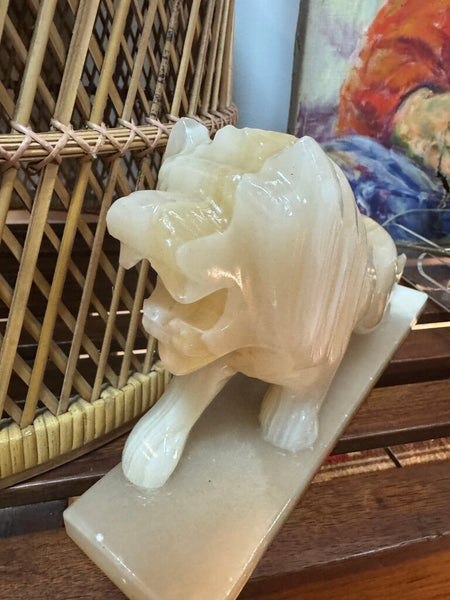 Onyx Lion (As found) W2254