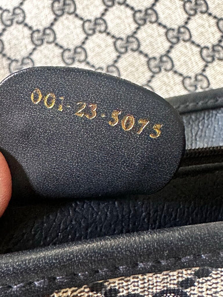 Authentic GUCCI GG Supreme Shoulder Bag Navy FIRM