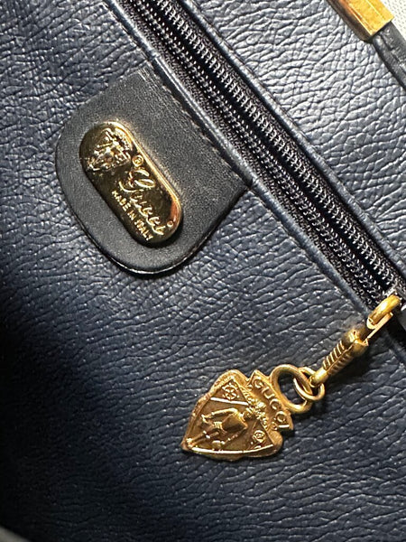 Authentic GUCCI GG Supreme Shoulder Bag Navy FIRM