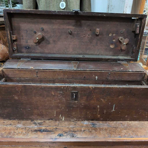 Antique Carpenters Trunk STORE PU ONLY