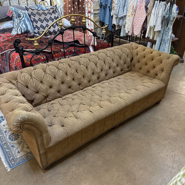 VINTAGE LEATHER SOFA 32D 27T 83L IN STORE PICK UP ONLY