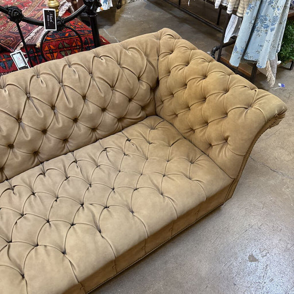 VINTAGE LEATHER SOFA 32D 27T 83L IN STORE PICK UP ONLY