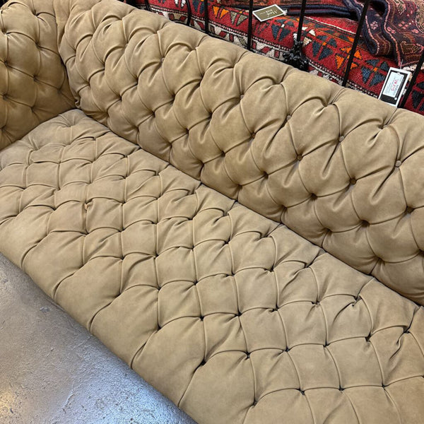 VINTAGE LEATHER SOFA 32D 27T 83L IN STORE PICK UP ONLY