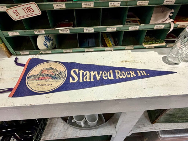 JFV ~ Vintage Starved Rock ILL pennant