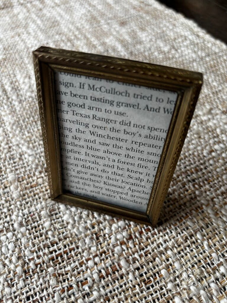 Vintage Gold Tone Metal Photo Frame 2x3