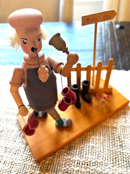 Vintage Erzgebirge Shoe Maker German Smoker